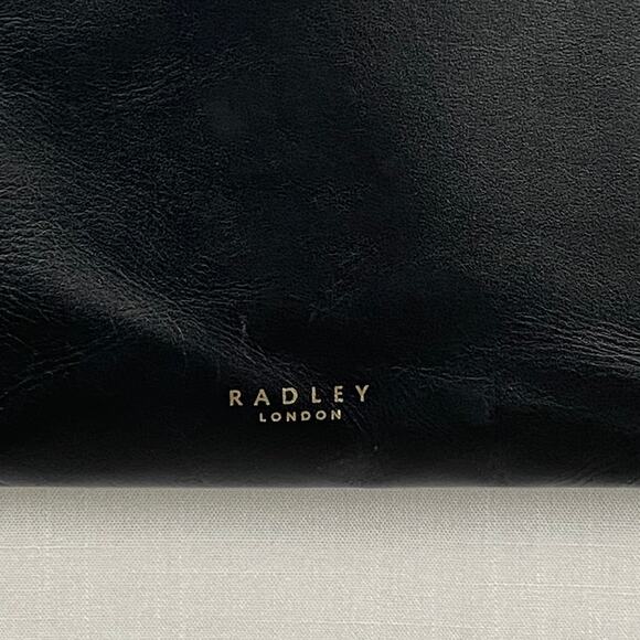 Radley London Black Leather Slim Profile Crossbody Bag gently used, excellent - Picture 2 of 12